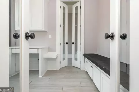 Entry Way - 2804 Skyland Dr NE, Chamblee, GA 30341 photo 3 of 4