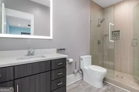 Bath - 2804 Skyland Dr NE, Chamblee, GA 30341 photo 7 of 8