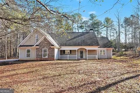 234 Lake Chase Dr N, Griffin, GA 30224