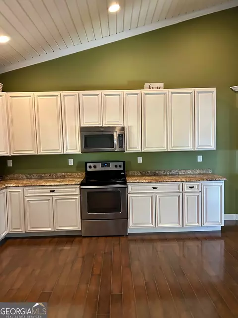 Kitchen - 201 Claude Anderson Rd, Claxton, GA 30417 photo 3 of 3