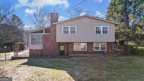 8 Lakemoore Dr NE, Rome, GA 30161