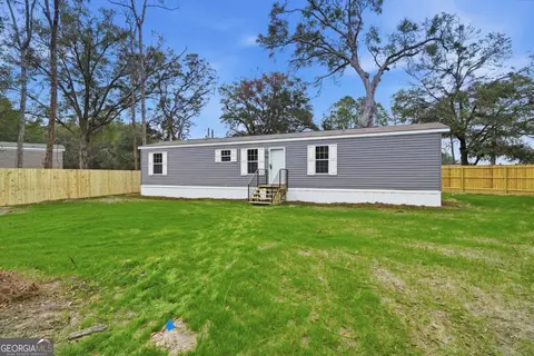 93 Thrasher Ln E, Jesup, GA 31545