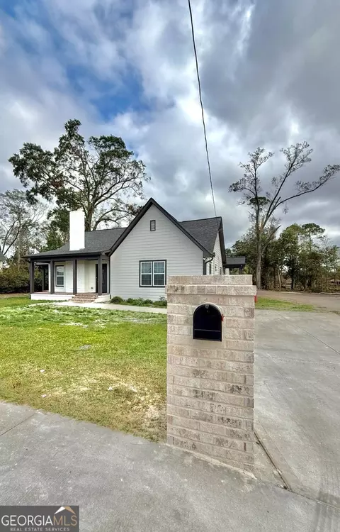 213 Fair St, Baxley, GA 31513