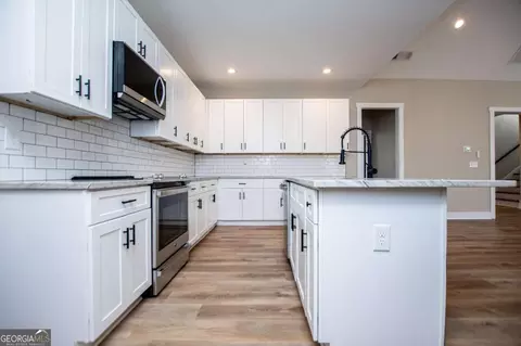 Kitchen - 1605 Five Points Rd, Waco, GA 30182 photo 3 of 3