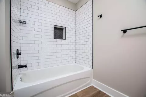 Bath - 1605 Five Points Rd, Waco, GA 30182 photo 6 of 7