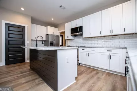 Kitchen - 1605 Five Points Rd, Waco, GA 30182 photo 2 of 3