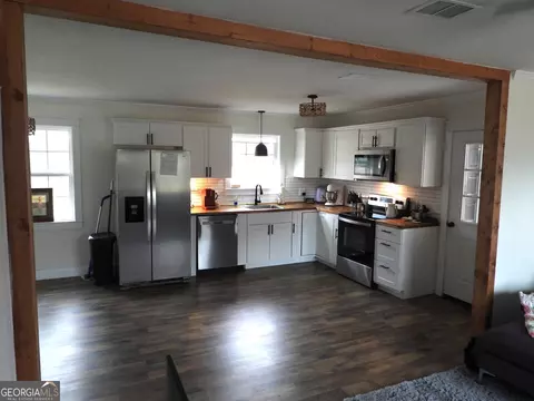 Kitchen - 121 Beaver Dr, Blackshear, GA 31516 photo 1 of 5