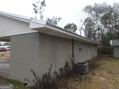 Exterior - 121 Beaver Dr, Blackshear, GA 31516 photo 1 of 1