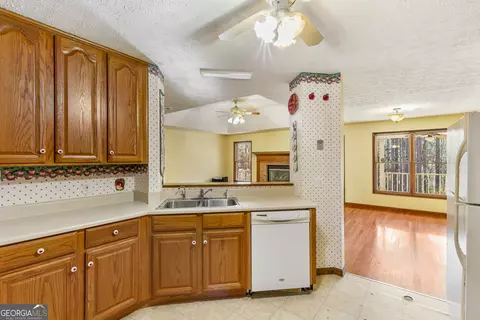 Kitchen - 269 High Point Rd, Buchanan, GA 30113 photo 3 of 3