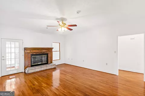 Living - 273 High Point Rd, Buchanan, GA 30113 photo 3 of 6