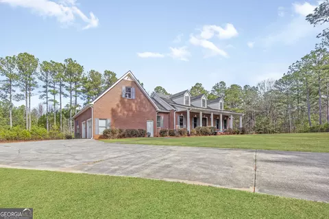 Exterior - 273 High Point Rd, Buchanan, GA 30113 photo 4 of 10