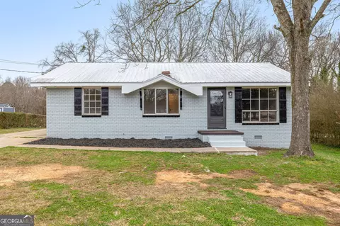 395 Winn St, Royston, GA 30662