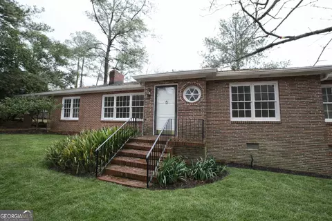 1825 Waverland Cir, Macon, GA 31211