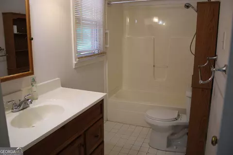 Bath - 5 Circle Dr, Hampton, GA 30228 photo 2 of 2