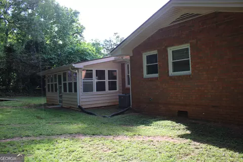 Exterior - 5 Circle Dr, Hampton, GA 30228 photo 6 of 12