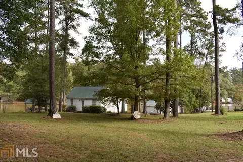 Exterior - 124 E Ward Rd, Jackson, GA 30233 photo 2 of 10