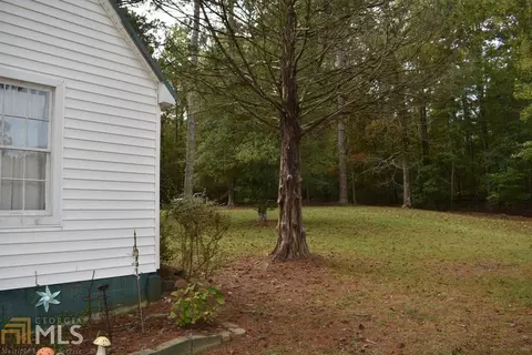 Exterior - 124 E Ward Rd, Jackson, GA 30233 photo 9 of 10