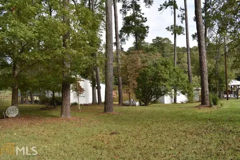 Exterior - 124 E Ward Rd, Jackson, GA 30233 photo 5 of 10