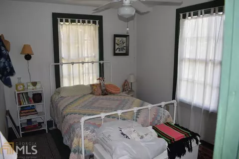 Bedroom - 124 E Ward Rd, Jackson, GA 30233 photo 1 of 3