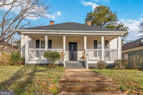 949 E Solomon St, Griffin, GA 30223
