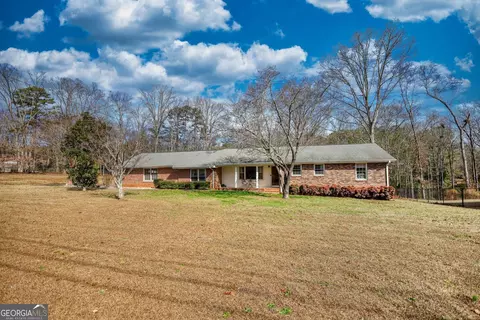 1812 Oak Spring St, Statham, GA 30666