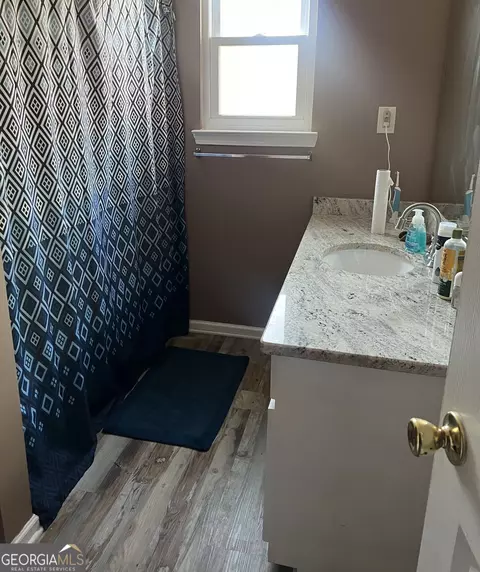 Bath - 6737 Biscayne Blvd, Rex, GA 30273 photo 2 of 2