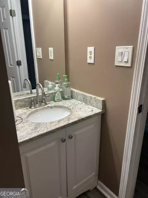 Bath - 6737 Biscayne Blvd, Rex, GA 30273 photo 1 of 2
