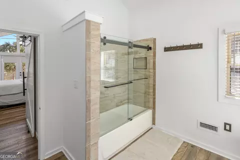 Bath - 189 Andrea Cir, Jackson, GA 30233 photo 1 of 5