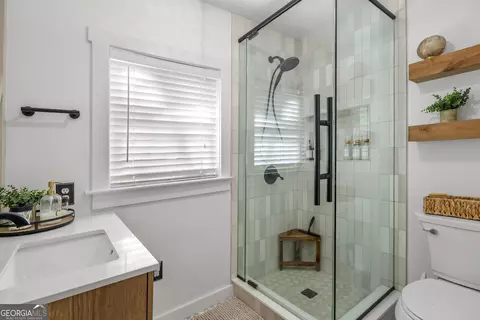 Bath - 189 Andrea Cir, Jackson, GA 30233 photo 5 of 5