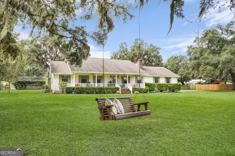 278 Camp Pinckney Dr, Folkston, GA 31537