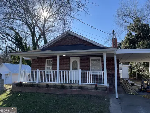 478 S Pond St, Toccoa, GA 30577