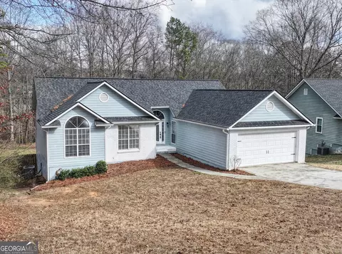 1515 Smoke Hill Dr, Hoschton, GA 30548