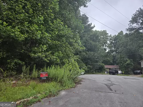 8043 Sparrow Ct, Jonesboro, GA 30238