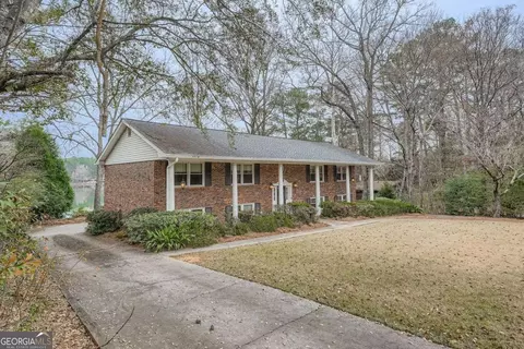 4707 Matterhorn Dr SW, Lilburn, GA 30047