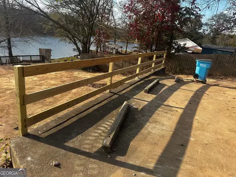 273 S River Dr, Jackson, GA 30233 photo 2