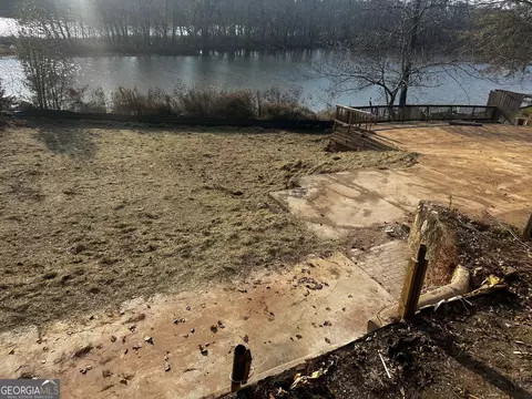 273 S River Dr, Jackson, GA 30233