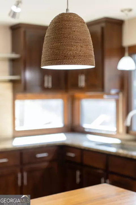 Kitchen - 547 Byars Dr, Macon, GA 31210 photo 9 of 10