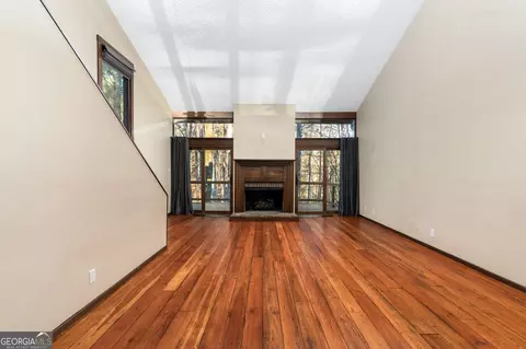 Living - 547 Byars Dr, Macon, GA 31210 photo 1 of 7