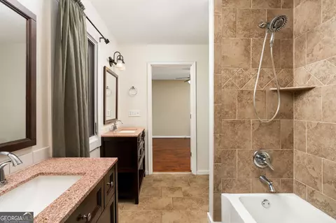 Bath - 547 Byars Dr, Macon, GA 31210 photo 3 of 14