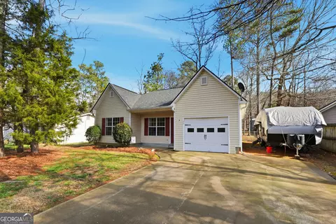216 Whispering Pine Cir NE, White, GA 30184
