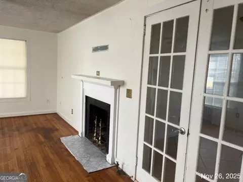 Living - 15 Jackson Rd, Covington, GA 30016 photo 3 of 5
