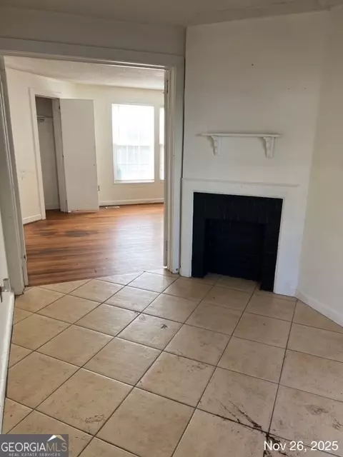Living - 15 Jackson Rd, Covington, GA 30016 photo 2 of 5