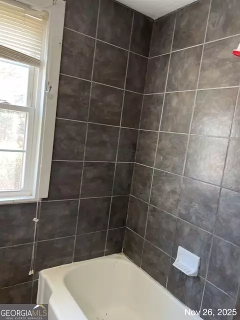 Bath - 15 Jackson Rd, Covington, GA 30016 photo 2 of 3