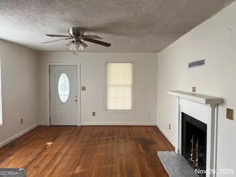 Living - 15 Jackson Rd, Covington, GA 30016 photo 4 of 5