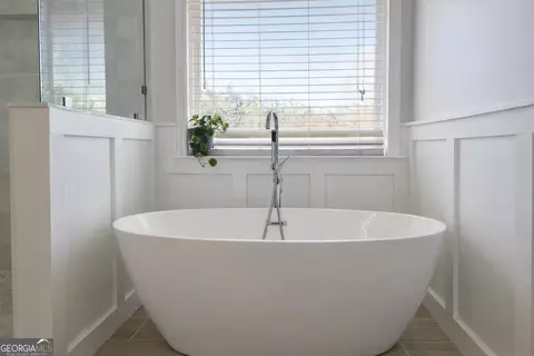 Bath - 404 Juniper Ct, Canton, GA 30115 photo 3 of 5