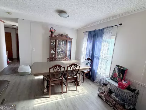 Dining - 5448 Blanton Mill Rd, Williamson, GA 30292 photo 2 of 2