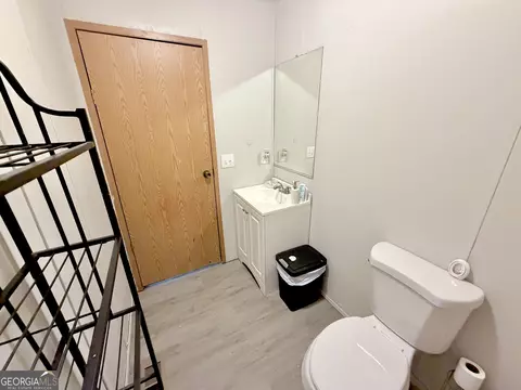 Bath - 5448 Blanton Mill Rd, Williamson, GA 30292 photo 1 of 9