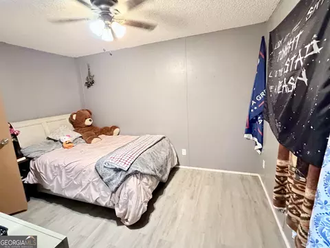 Bedroom - 5448 Blanton Mill Rd, Williamson, GA 30292 photo 3 of 10