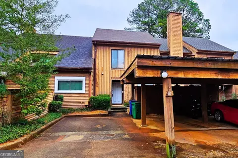 16 Willowick Dr, Lithonia, GA 30038