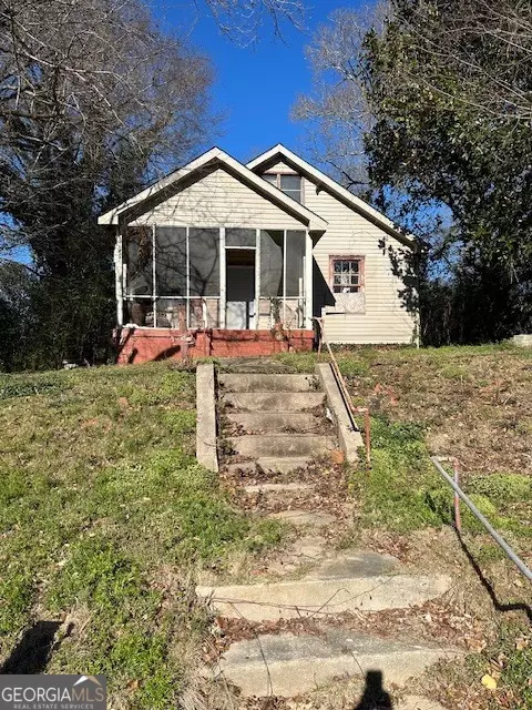 1105 E 7th St, West Point, GA 31833
